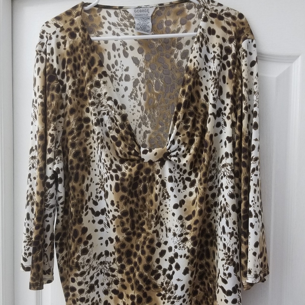 Womens plus size low cut animal print top 22W/24W